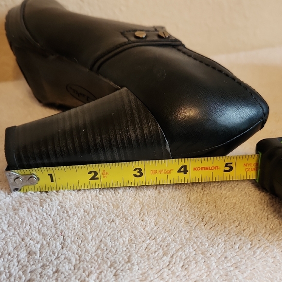 Clarks Artisan Black Leather Heel Booties with Side Zip - Picture 9 of 16